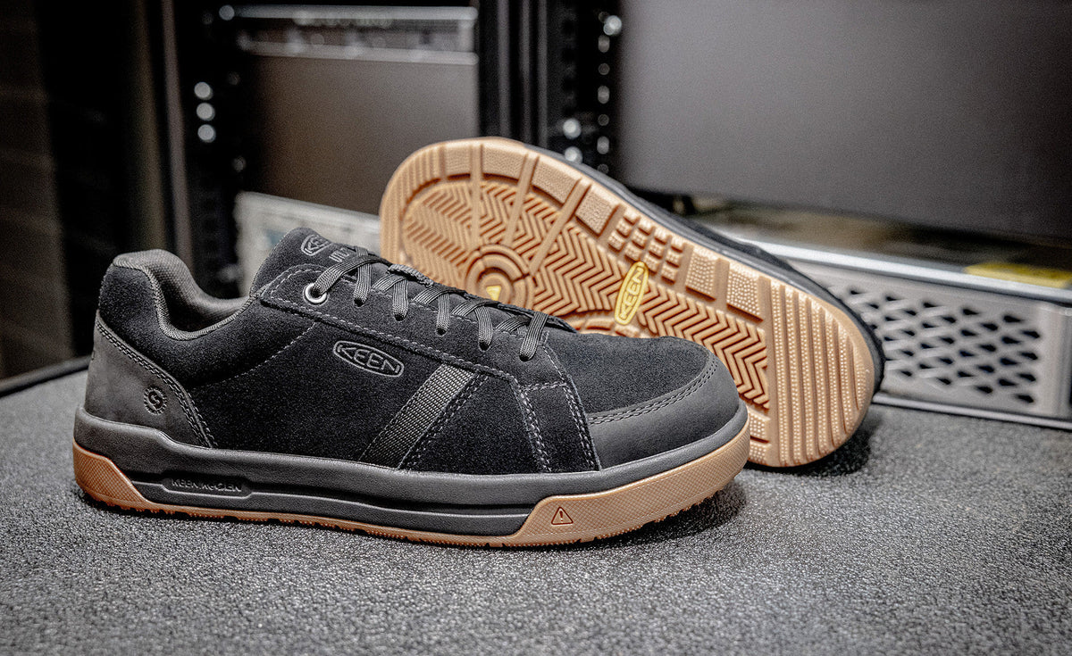 Men's Kenton+ ESD Work Shoe (Carbon Toe) Black/Gum | Keen