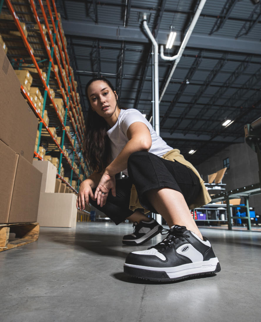 Women's Overton Work Shoe (Carbon Toe) Star White/Black | Keen