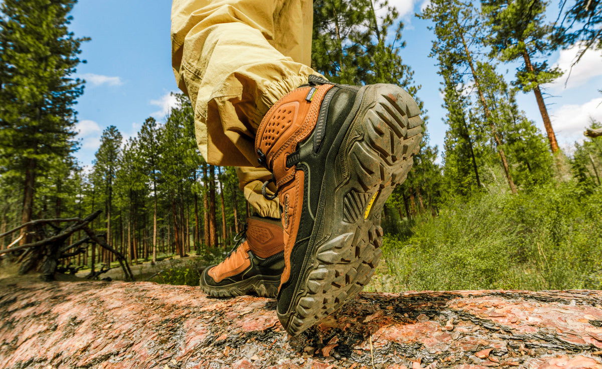 Men's Targhee IV Wide Waterproof Hiking Boot Bison/Black | Keen