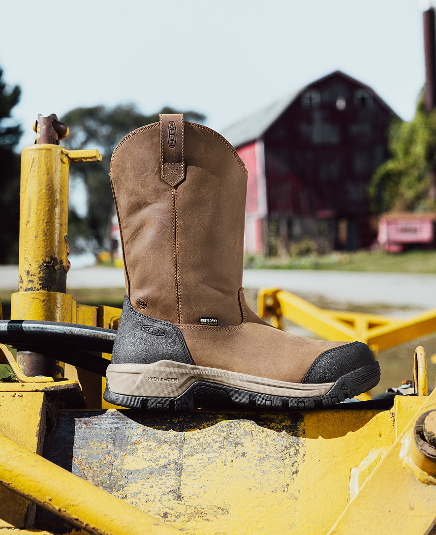 Men's Evanston Pull-On Waterproof Boot (Carbon Toe) Bison/Black | Keen