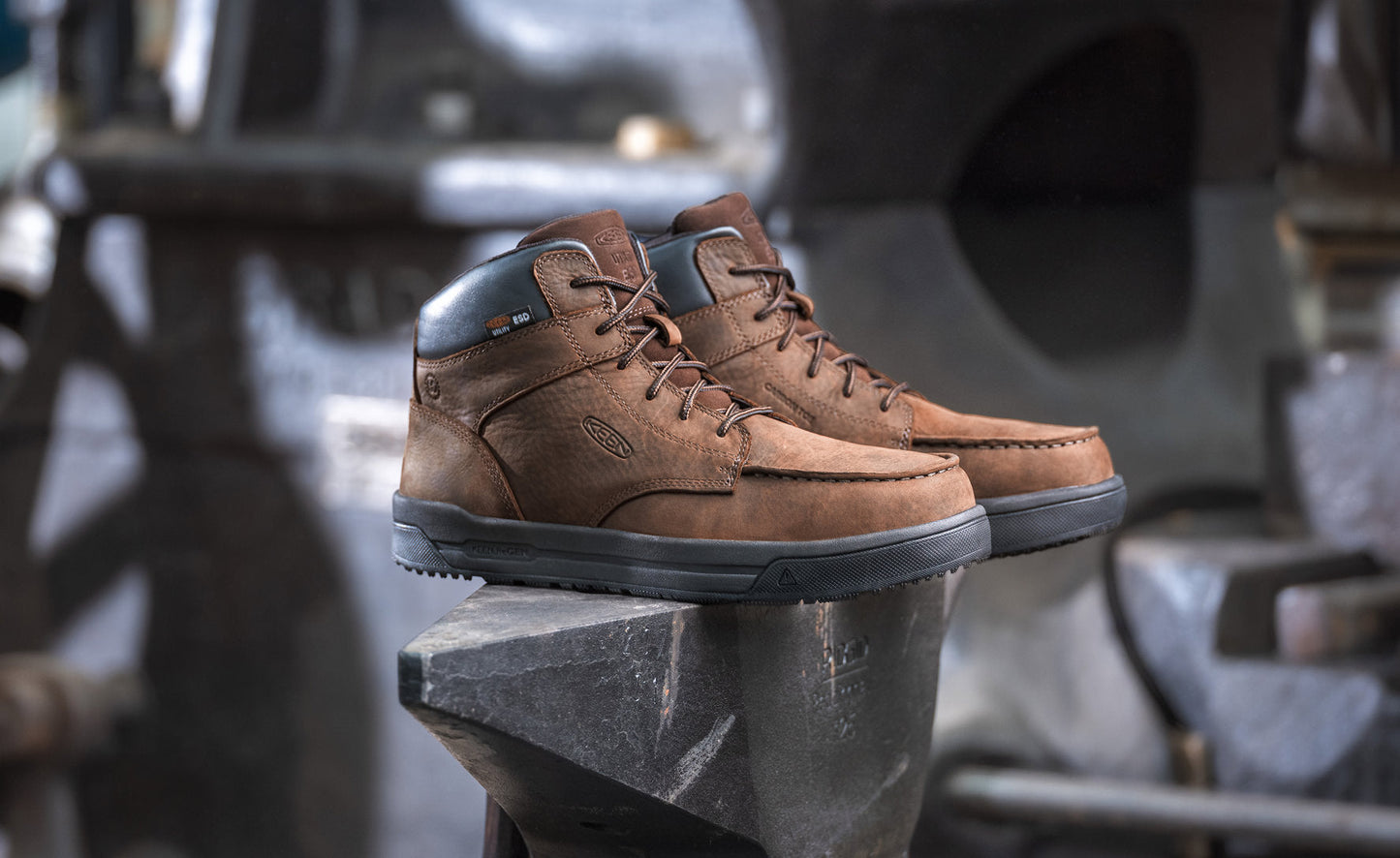 Men's Gibson ESD Boot (Carbon Toe) Cascade Brown/Black | Keen