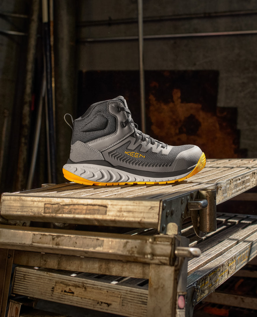 Men's Arvada Mid Work Sneaker (Carbon Toe) Black/Keen Yellow | Keen