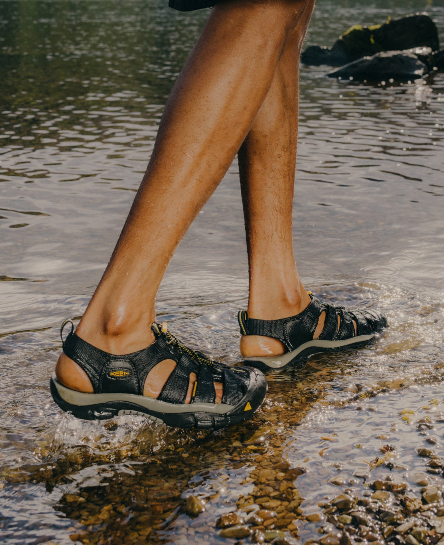 Men's Newport H2 Sandal Wide | Navy/Medium Grey | Keen