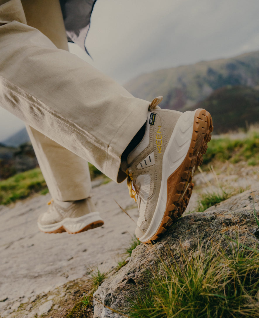 Women's Hightrail Waterproof Hiking Shoe Cameo Rose/Oak Buff | Keen